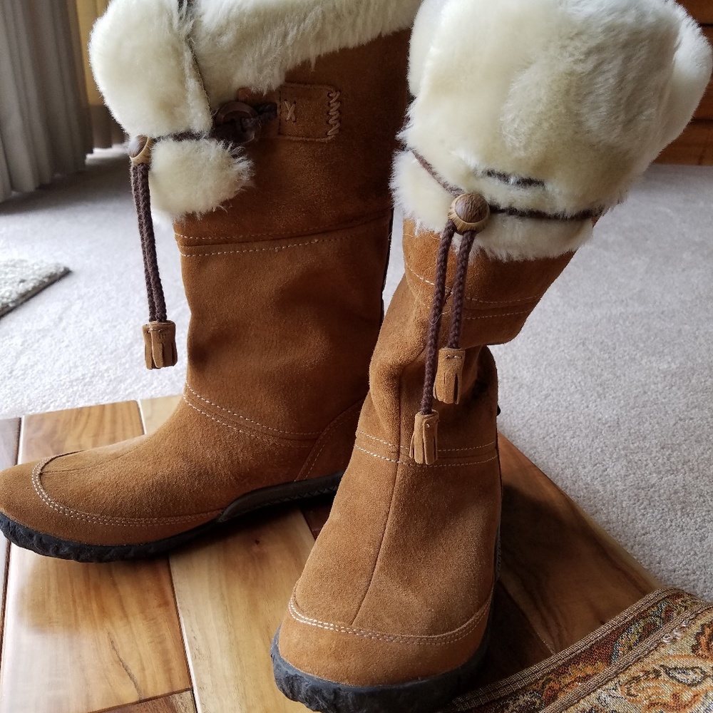 Tall suede boots by Cushe  8